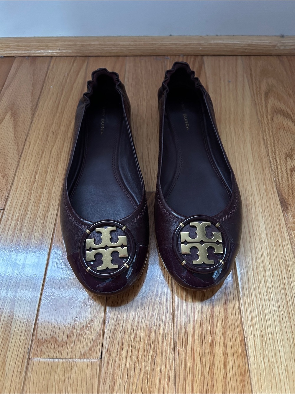 Tory Burch Burgundy Leather Logo Round-Toe Ballet Flats
